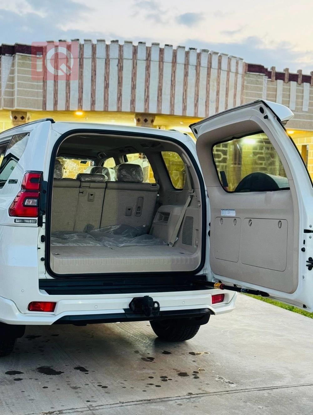 تۆیۆتا لاندكروزر پرادۆ